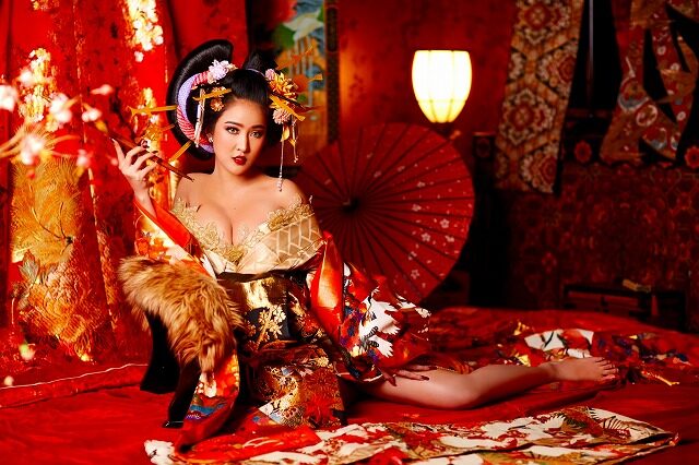 SEXY KIMONO 1